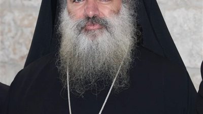 بعد تعرضه للتسمم.. المطران عطا الله حنا: ندافع عن القدس ومقدساتها مهما كانت التضحيات