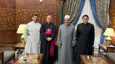 السفير البابوي يزور شيخ الأزهر للتعارف وتبادل التحية 