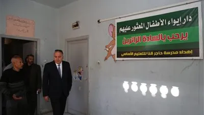 محافظ قنا يطالب بتضافر الجهود للحد من ظاهرة أطفال الشوارع 