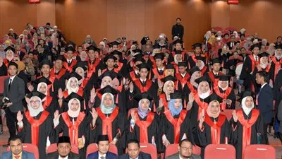 ننشر تفاصيل تخرج 121 طالب ماليزي بكلية طب المنصورة