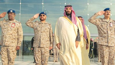 منسوبو كلية الملك فيصل الجوية يرفعون الشكر لولي العهد