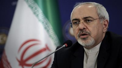 ظريف: الرئيس الأمريكي ما زال يحلم بـ