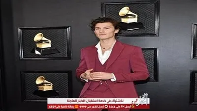 شون مينديز يصل إلى السجادة الحمراء بحفل جوائز 