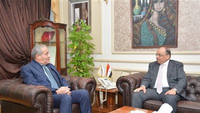  وزيرا التموين والتنمية المحلية يتابعان سير عمل المنظومة التموينية 