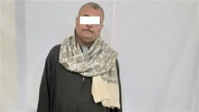 ضبط شخص بحوزته 40 قطعة يشتبه في أثريتها بأسيوط