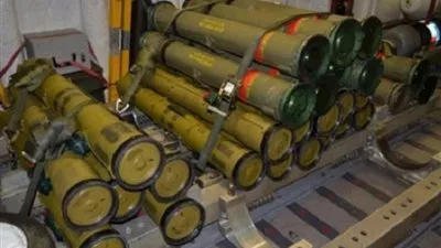 إيران ترسل أسلحة إلى الحوثيين عبر ميناء الحديدة