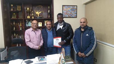  البنك الأهلي يتعاقد مع مهاجم نصر حسين داي السابق