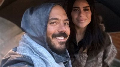 محمود العسيلي يشعل إنستجرام برفقة زوجته في أحدث ظهور لهما