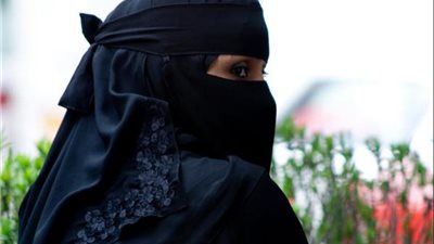 عميد كلية الدراسات الإسلامية الأسبق: يحق لرئيس الجامعة منع النقاب