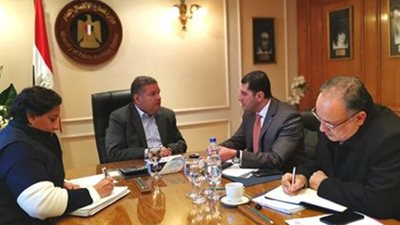 وزير قطاع الأعمال يبحث مع رئيس هيئة الاستثمار أوجه التعاون المشترك