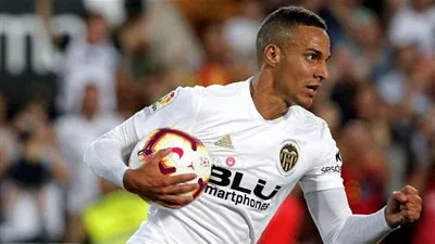 عاجل.. الصفقة الجديدة تجري الكشف الطبي في برشلونة