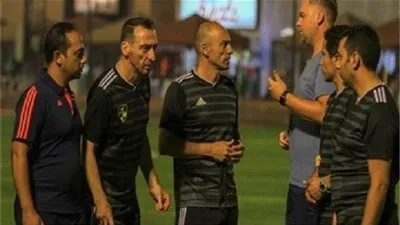 تاكيس جونياس يتوصل لخطة 