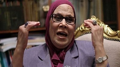 آمنة نصير: أتمنى أن أرى المرأة وهي تأخذ الطريق الوسطي الجميل