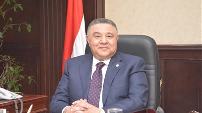 محافظ البحر الأحمر يعلن تشغيل شبكات المياه في 