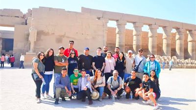 وفد شبابي من أبناء المصريين في الخارج يزور مدينة الأقصر