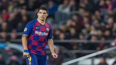 برشلونة يرفض التعاقد مع 6 مهاجمين.. ويحدد بديل سواريز