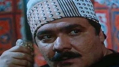 إبراهيم عبد الرازق.. الشرير الطيب الذي توفى على خشبة المسرح