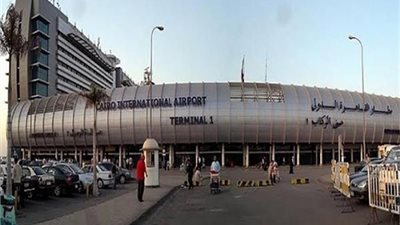 الصحة: فحص المطارات وعزل أي مشتبه في إصابته بفيروس كورونا