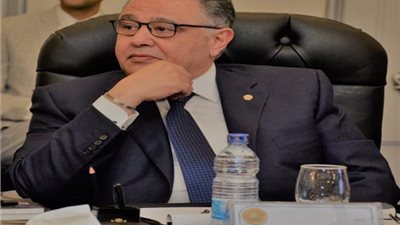 محافظ البحر الأحمر: رئيس مدينة مرسى علم تلاعب بالقانون