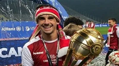 رسميا.. برشلونة يعلن التعاقد مع مهاجم جديد