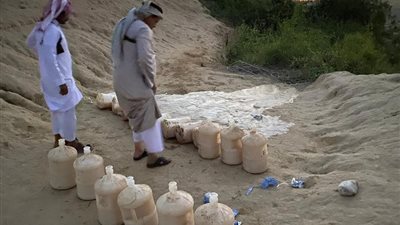 ضبط مصنعاً للخمور يديره وافدان أفريقيان بمحافظة الدرب