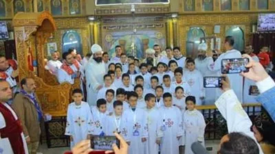 رسامة 50 شماس في السويس بيد الأنبا بموا