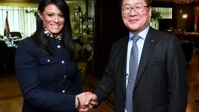 رانيا المشاط تلتقي وفد البنك الكوري لتعميق التعاون المشترك
