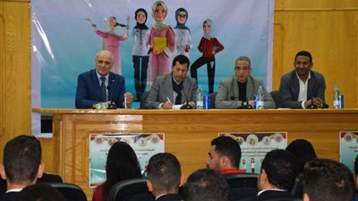 وزير الشباب والرياضة يلتقي ممثلي الاتحادات الطلابية بالجامعات