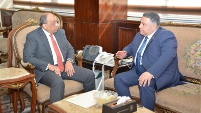 وزير التنمية المحلية: التعامل بحسم مع أي شكل من أشكال الفساد