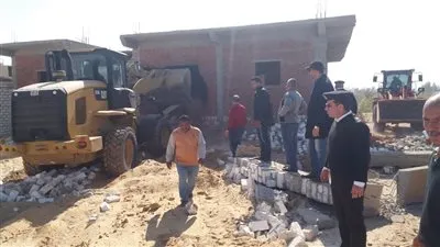إزالة تعديات على 40 فدانا في الإسماعيلية (صور)