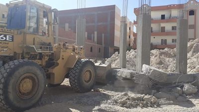 بمساحة 600 متر إزالة فورية لعقار خرساني بالغردقة (صور)