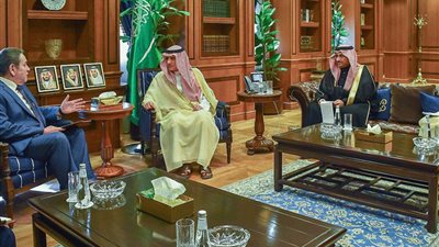 الجبير يبحث مع السفير الروسي العلاقات الثنائية بين البلدين