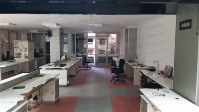 بعد تفريغ المقر من محتوياته.. الظلام يخيم على جريدة التحرير (صور)