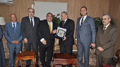 جامعة حلوان توقع بروتوكولا مع نادي قضاة مجلس الدولة