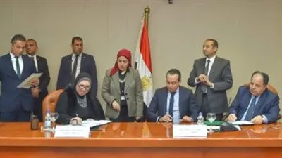 وزيرة الصناعة: صرف 291 مليون جنيه  لـ12 شركة مصدرة