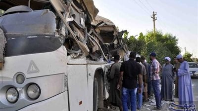 مصرع 3 أشخاص وإصابة 16 أخرين في حادث بأسوان
