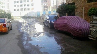 مياه الصرف الصحي تجتاح منطقة الشهداء في الإسماعيلية (صور)