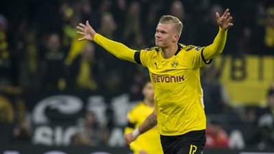 إرلينج هالاند مهاجم 