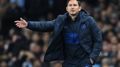 لامبارد بدأ خطوات التخلص من نجم الفريق