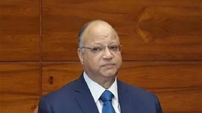 محافظ القاهرة يوجه بسرعة إصلاح ماسورة مياه في مصر الجديدة