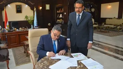 بنسبة 53%.. محافظ البحر الأحمر يعتمد نتيجة الشهادة الإعدادية