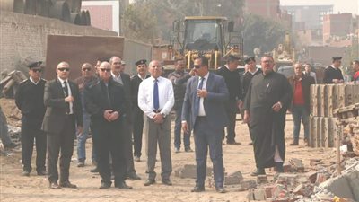 محافظ القاهرة يقود حملة لإزالة التعديات على أراضي الدولة