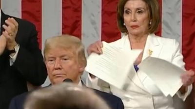أول تعليق لرئيسة مجلس النواب الأمريكي على تمزيقها خطاب ترامب