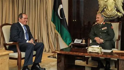 المشير حفتر يشيد بدور الجزائر 