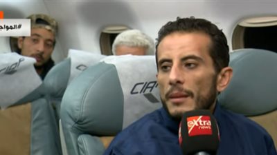 أحد العائدين من اليمن يوجه رسالة للسيسي (فيديو)