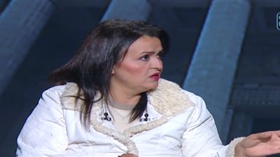 ناشطة توجه رسالة شديدة اللهجة للرجال