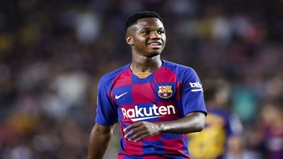 موهبة على الطريق.. أرقام تاريخية لأنسو فاتي مع برشلونة (انفوجراف)