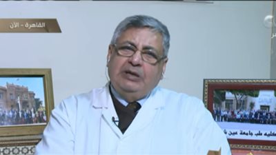 وزير الصحة الأسبق: 