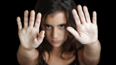 تفاصيل جهود مناهضة ختان الإناث.. حملات للتوعية بخطورة الظاهرة.. وتغليظ العقوبات 