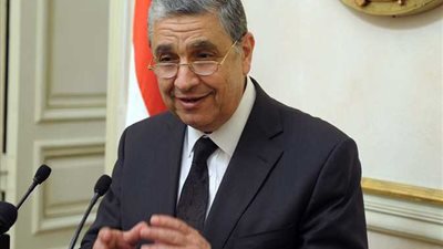 وزير الكهرباء يستكمل مناقشات تركيب العدادات الكودية 